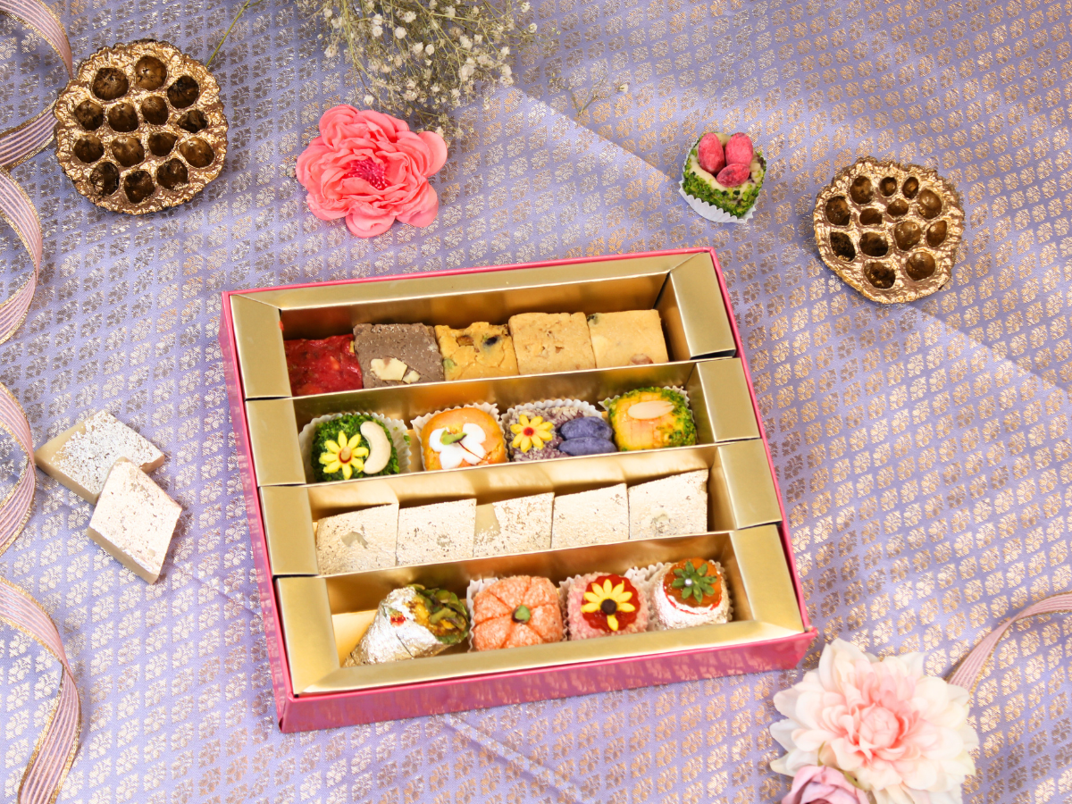 Motif Delight Sweet Box - Motif (Window) Sweet Box - 1/2 kg – HCBoxxes